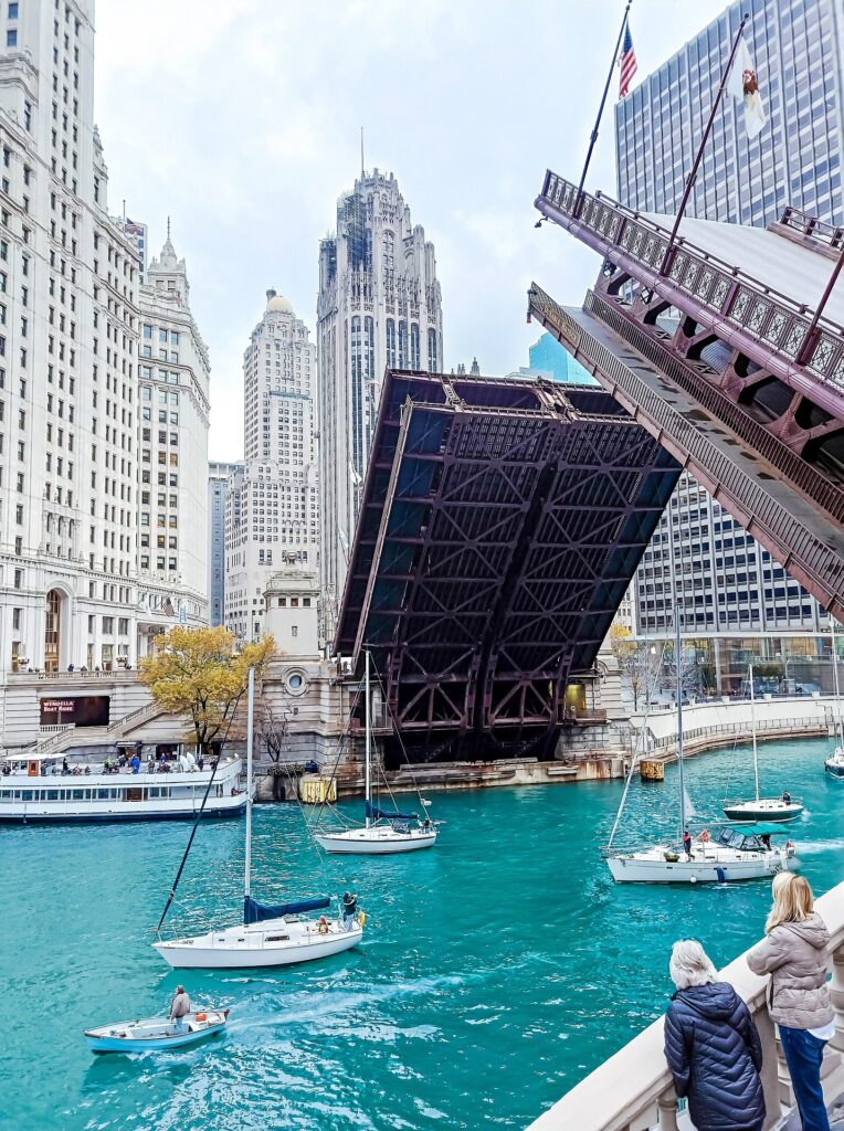 bridge in chicago